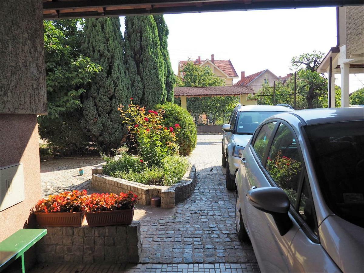 Guest House Stefanovic Вране Экстерьер фото
